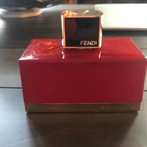 Fendi Lacquarossa eau de Parfume 2.5 Oz